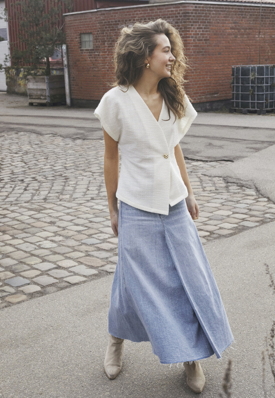 Eira™ | Elegant & Tailored Wrap Vest