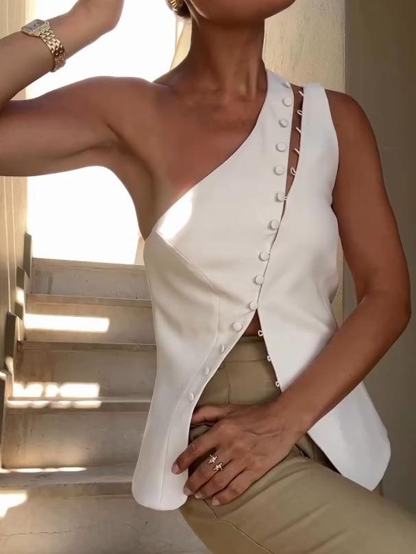 Clara™ | One-Shoulder Top with Sculptural Button Detail