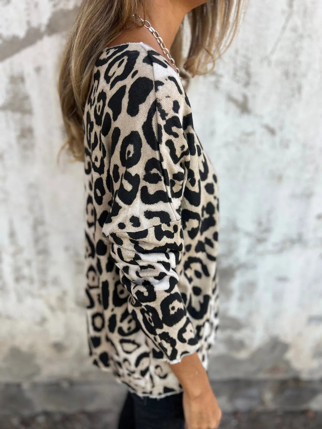 Riley™ | Round Neck Leopard Print Blouse