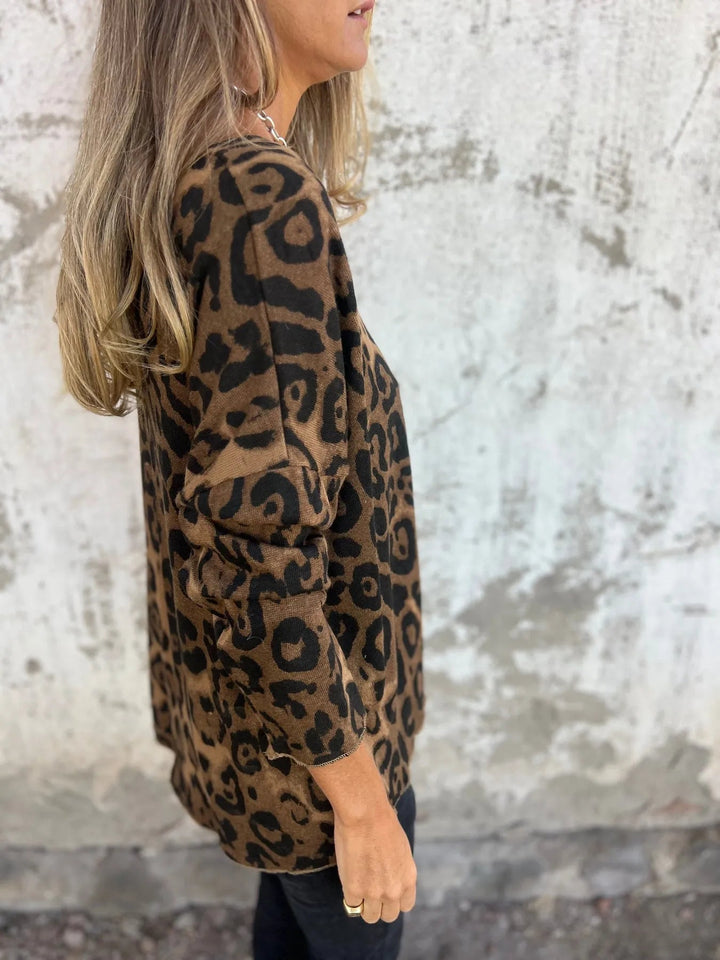 Riley™ | Round Neck Leopard Print Blouse